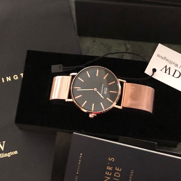 Daniel Wellington Accessories - Daniel Wellington Classic Petite Melrose